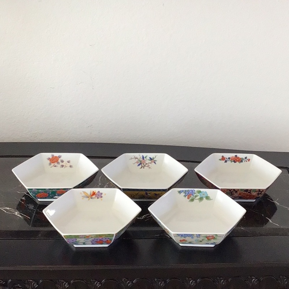 Set of 5 Diamond Shaped Ceramic Bowls. Japanese ceramic bowls.